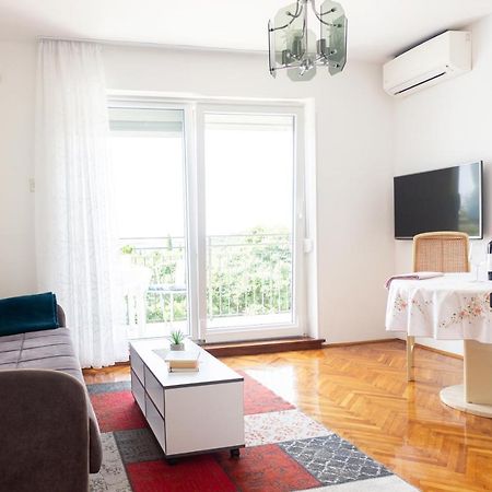Apartment Centener ロヴィニ エクステリア 写真