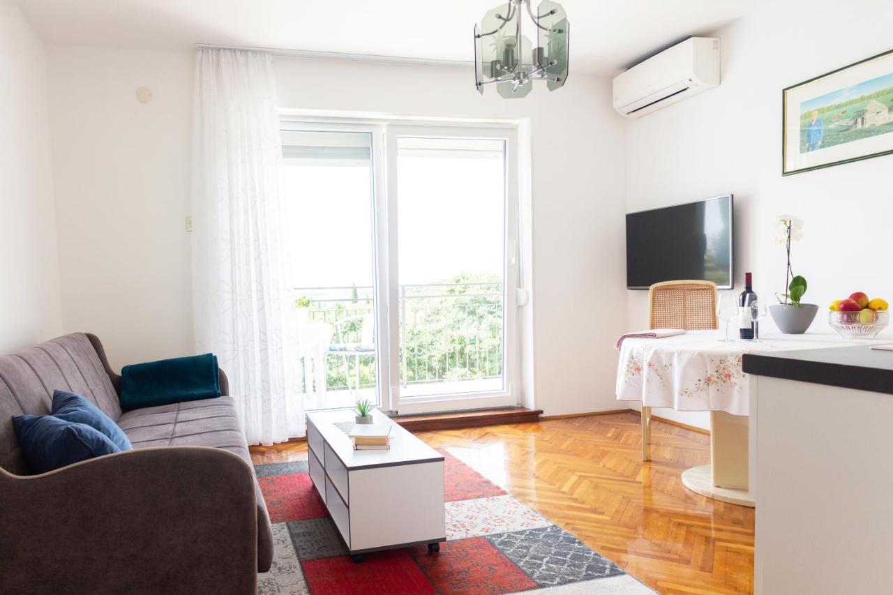 Apartment Centener ロヴィニ エクステリア 写真