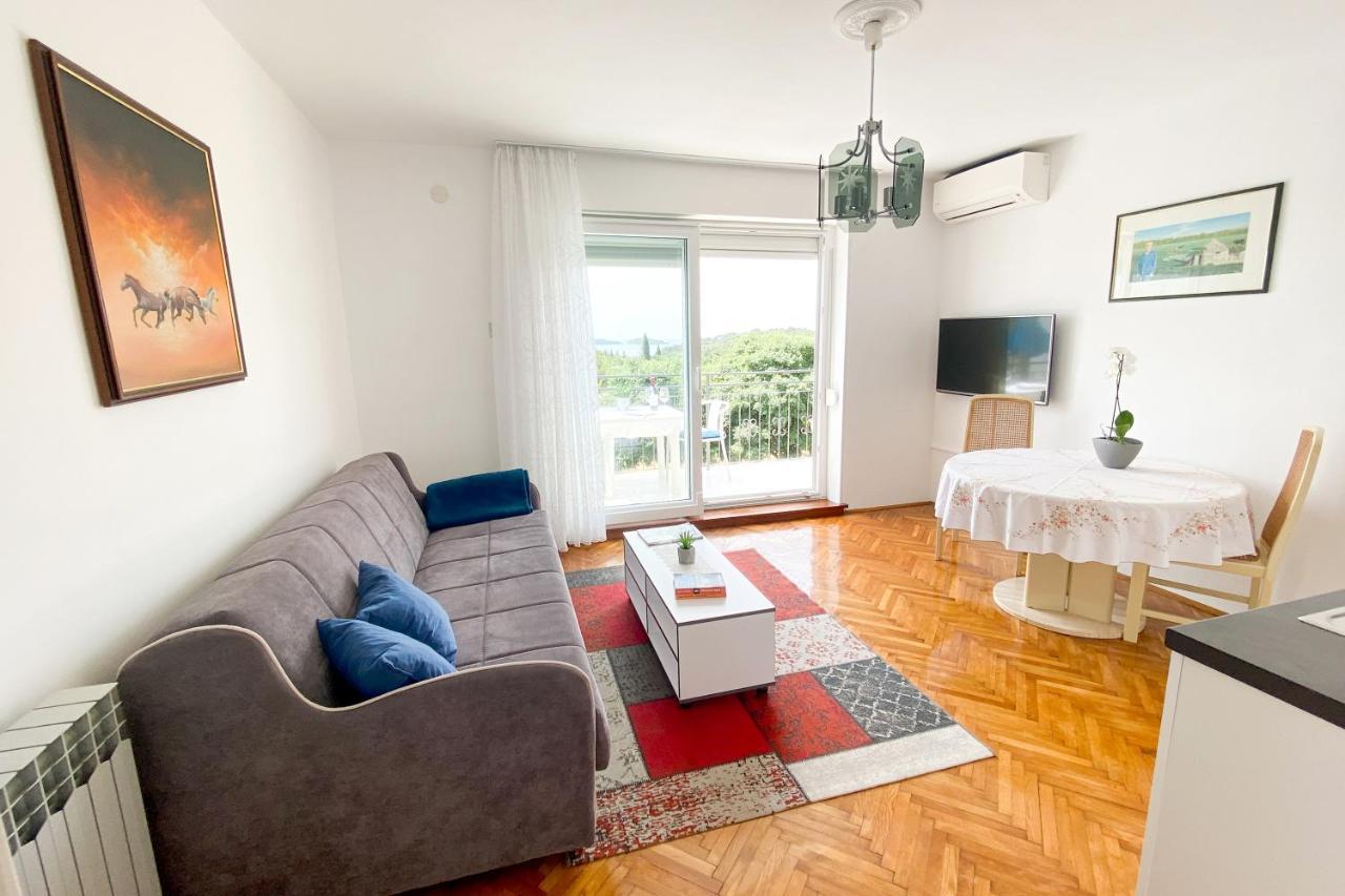 Apartment Centener ロヴィニ エクステリア 写真
