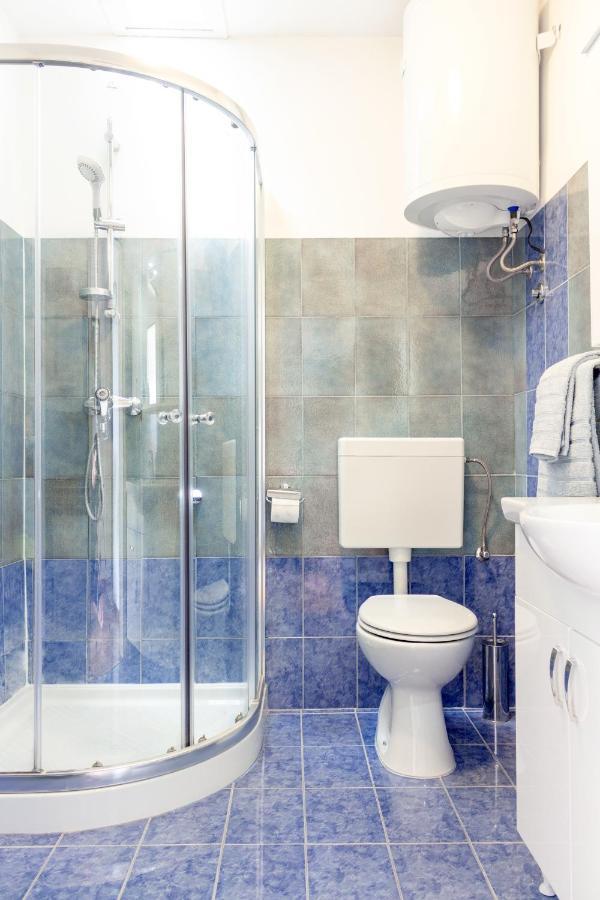 Apartment Centener ロヴィニ エクステリア 写真