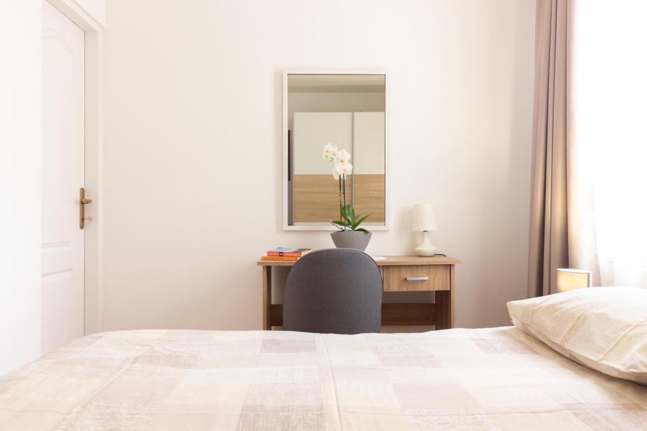 Apartment Centener ロヴィニ エクステリア 写真