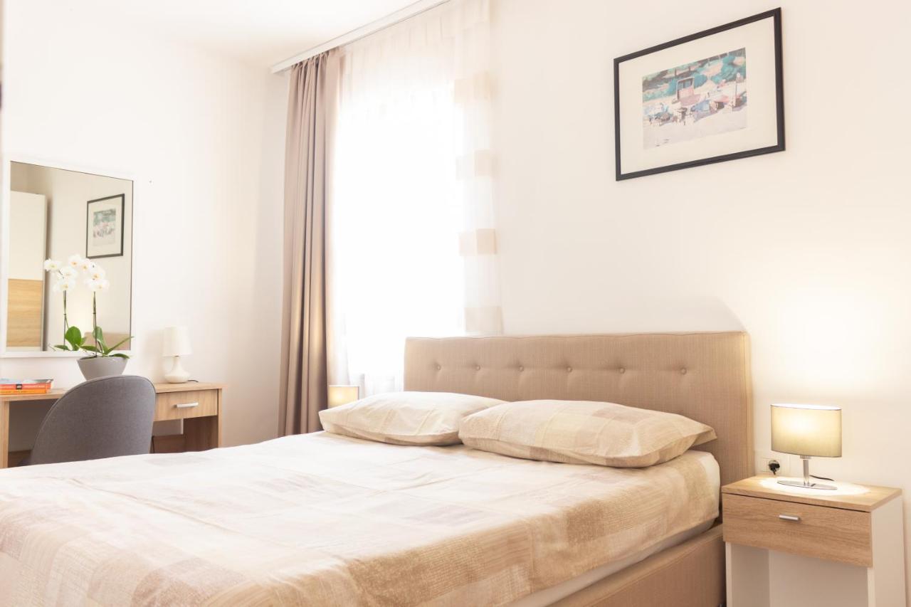 Apartment Centener ロヴィニ エクステリア 写真