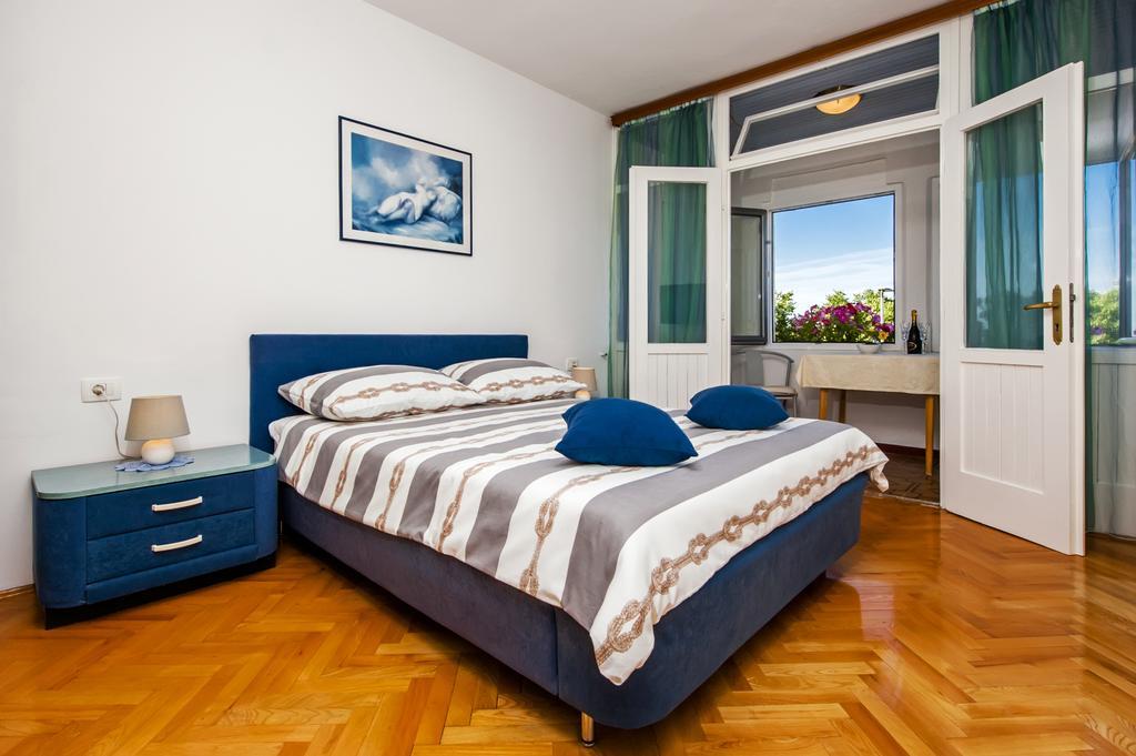 Apartment Centener ロヴィニ エクステリア 写真