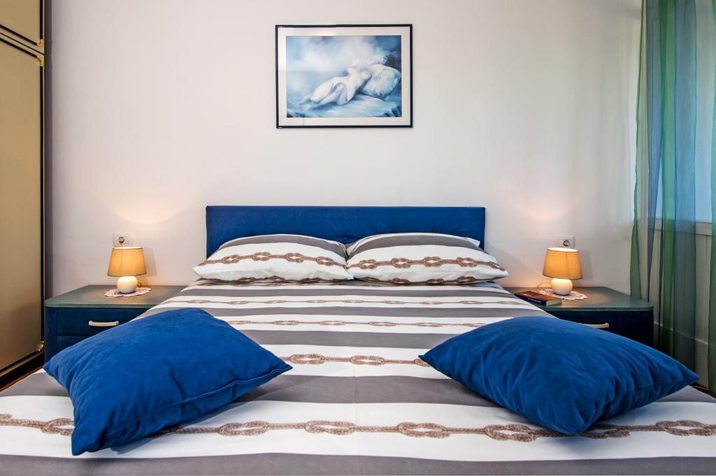 Apartment Centener ロヴィニ エクステリア 写真